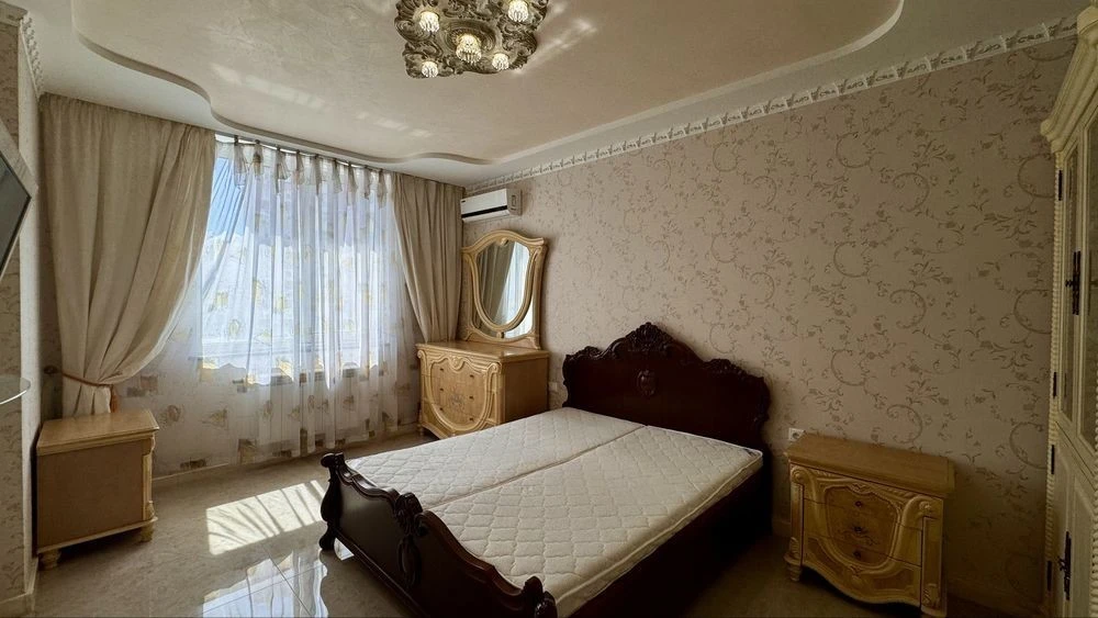 Продаж 2-кімнатної квартири з ремонтом, Чавдар 13! + комора!