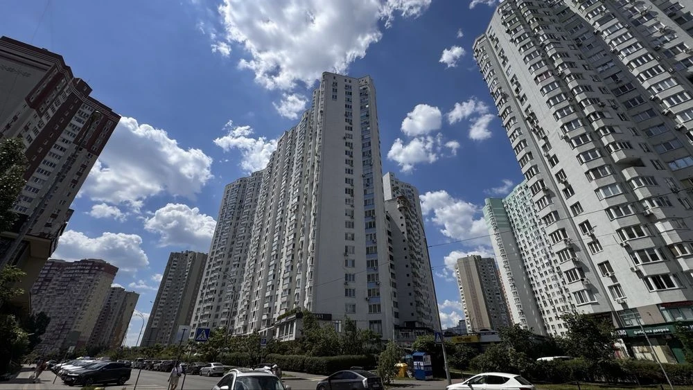 Продаж 2-кімнатної квартири з ремонтом, Чавдар 13! + комора!