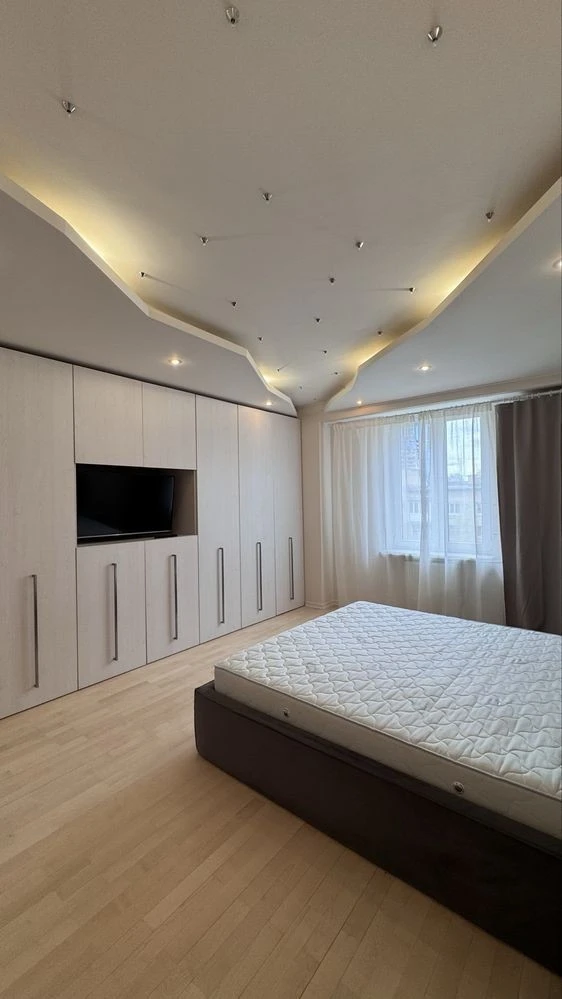 Продається 3-кімнатна квартира, вул. Назарівська, 7б