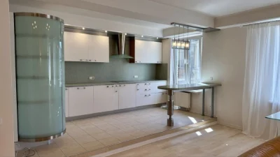 Продається 3-кімнатна квартира, вул. Назарівська, 7б