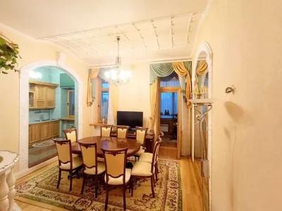 I will sell an elite apartment of 196 m² in the heart of Kharkiv | st.