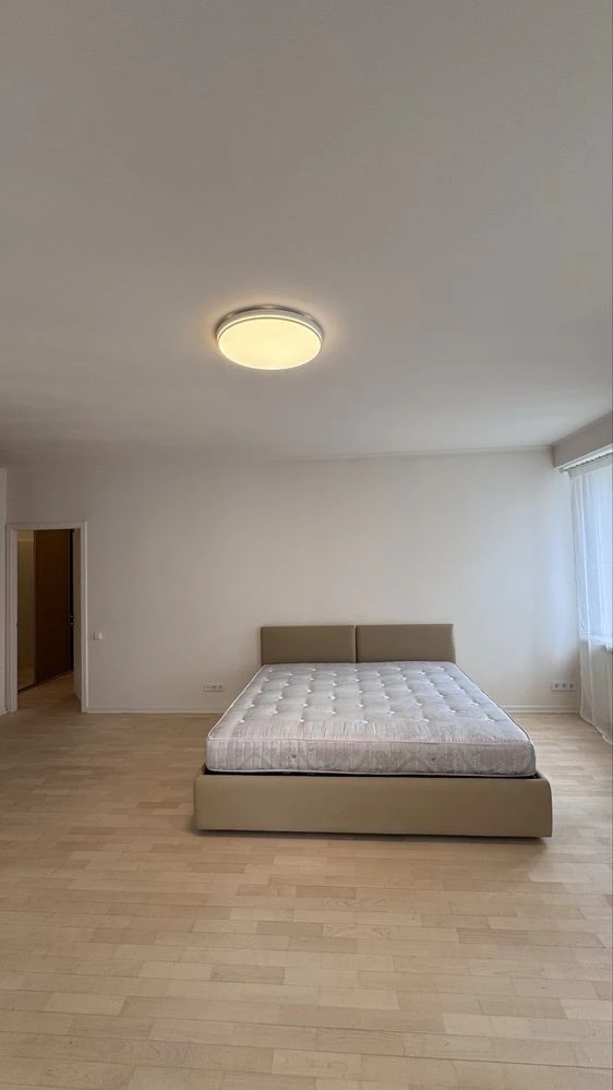 Продається 3-кімнатна квартира, вул. Назарівська, 7б