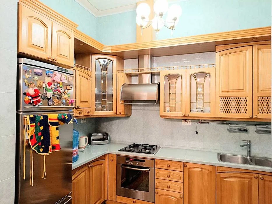 I will sell an elite apartment of 196 m² in the heart of Kharkiv | st.