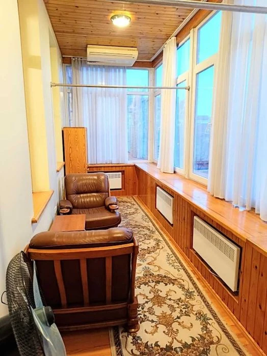 I will sell an elite apartment of 196 m² in the heart of Kharkiv | st.