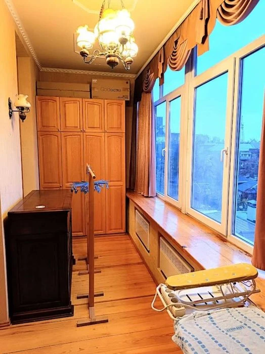 I will sell an elite apartment of 196 m² in the heart of Kharkiv | st.
