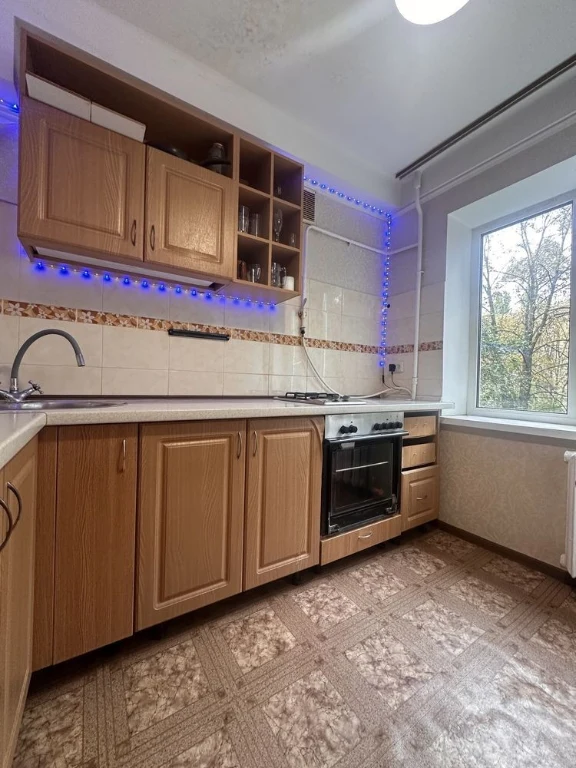 Sale of 2-room apartment, Shalimova, 19. Gas. 2nd floor. NO COMMISSION