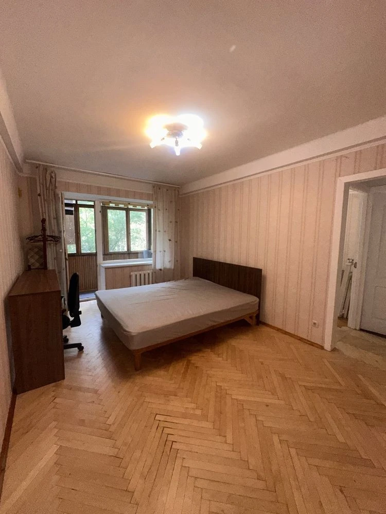 Sale of 2-room apartment, Shalimova, 19. Gas. 2nd floor. NO COMMISSION
