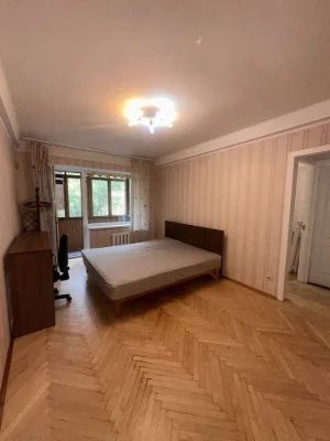 Sale of 2-room apartment, Shalimova, 19. Gas. 2nd floor. NO COMMISSION