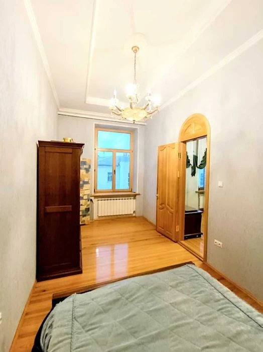 I will sell an elite apartment of 196 m² in the heart of Kharkiv | st.