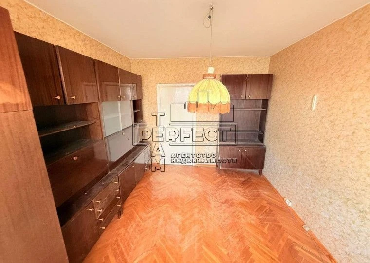 Продажа 3-комнатной квартиры на Днепровской набережной 9А