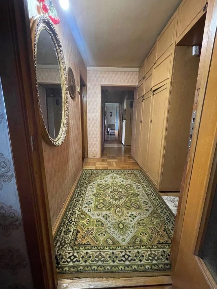 Panorama 3-room Apartment + Garage, with 2 balconies and a view of the park
