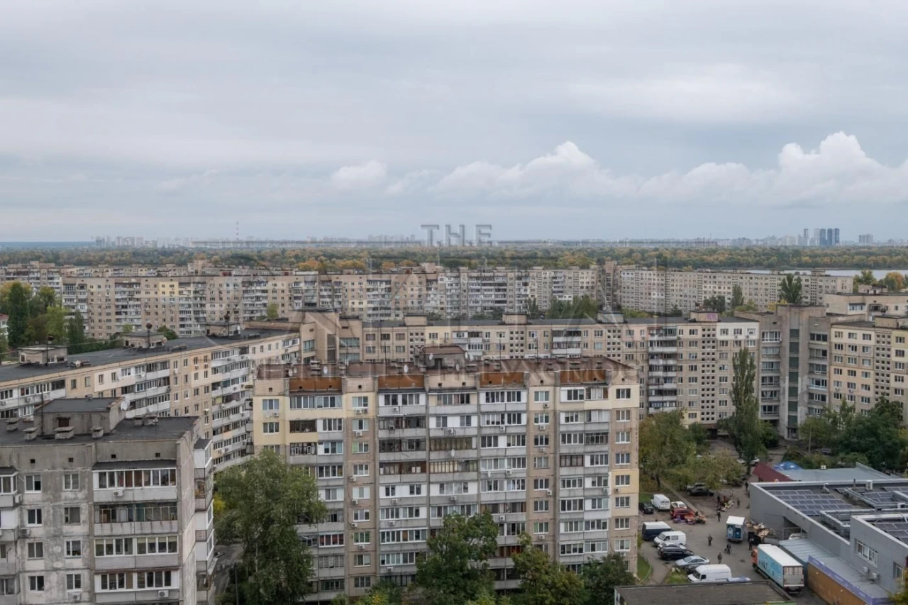 Spacious 2-bedroom apartment 91 sq m, with a view of the Dnipro, Heroev Stalingrada Avenue