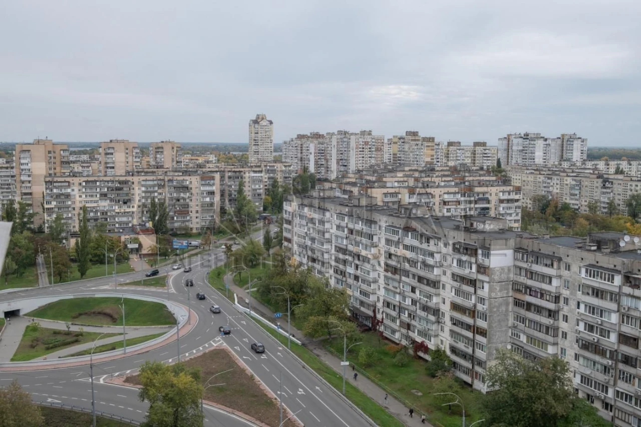 Spacious 2-bedroom apartment 91 sq m, with a view of the Dnipro, Heroev Stalingrada Avenue