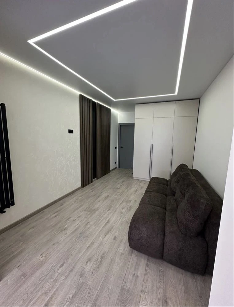 2-bedroom "City Center" Renovated/Furniture/Equipment 111 0