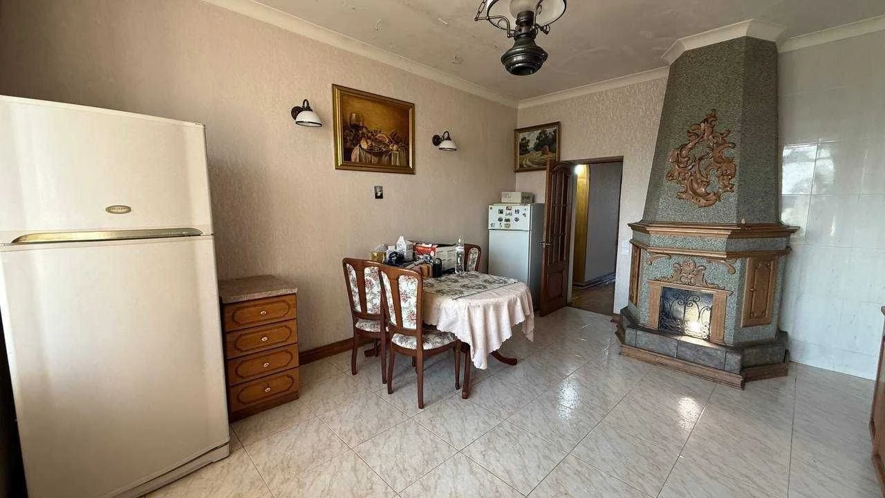 Three separate rooms, Lypky Arsenals, Pechersk, Mariinsky Park