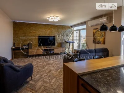 EXCLUSIVE! Spacious 3-room apartment 86 m² with high-quality renovation in Zh