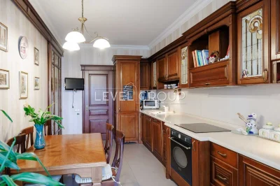 Spacious 4-bedroom apartment in the historic heart of Podil - for sale