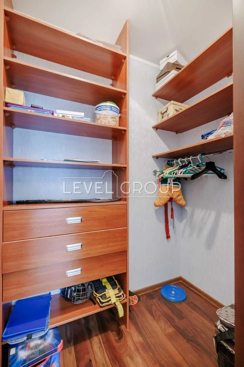 Spacious 4-bedroom apartment in the historic heart of Podil - for sale