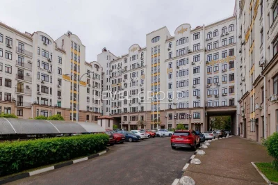 Spacious 4-bedroom apartment in the historic heart of Podil - for sale