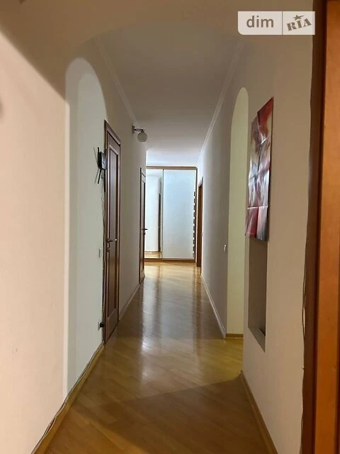 Sale of 3-room apartment 120.5 sq. m. on Levka Lukyanenka St. 29 •