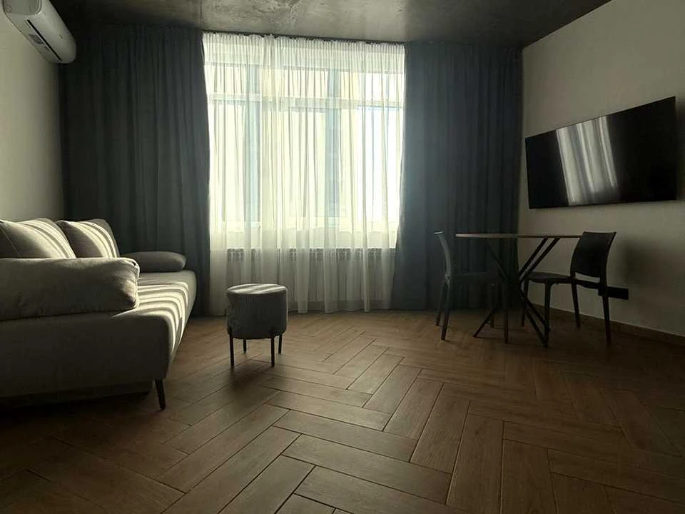 Apartment. Brothers Chibineyeve Street, Kyiv