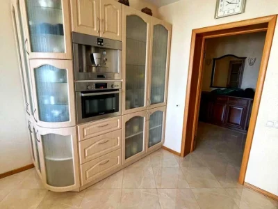 Apartment. Kyiv, Dniprovska Naborozhna st.