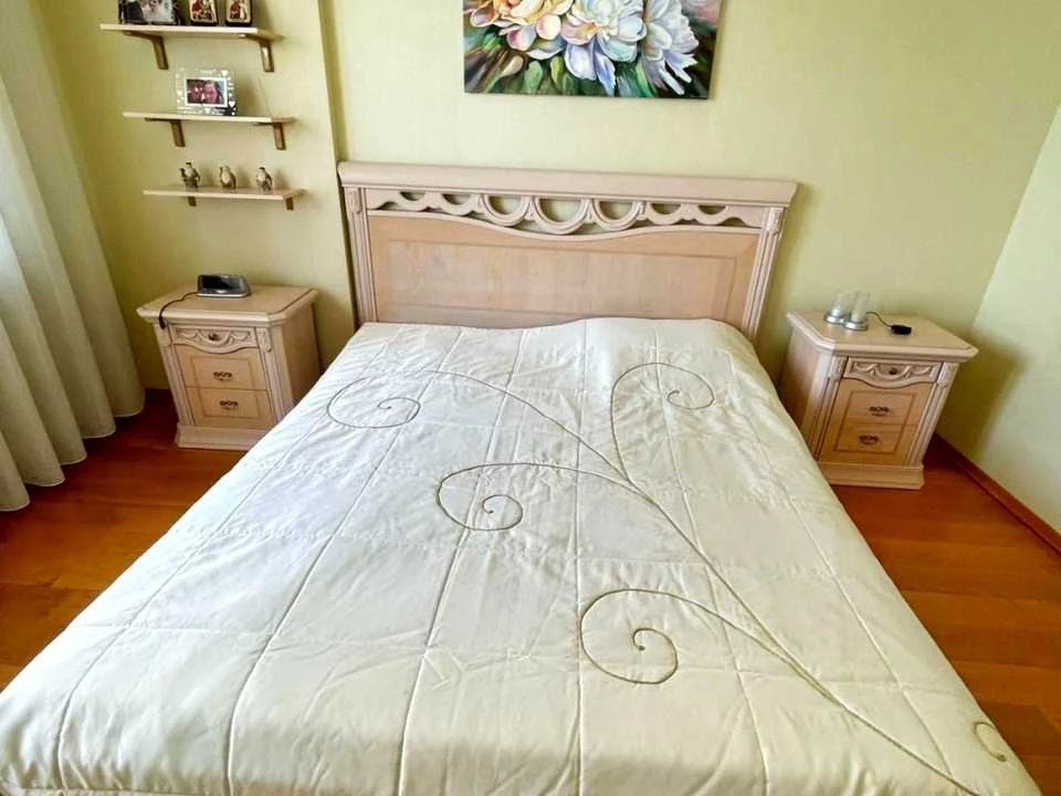 Apartment. Kyiv, Dniprovska Naborozhna st.