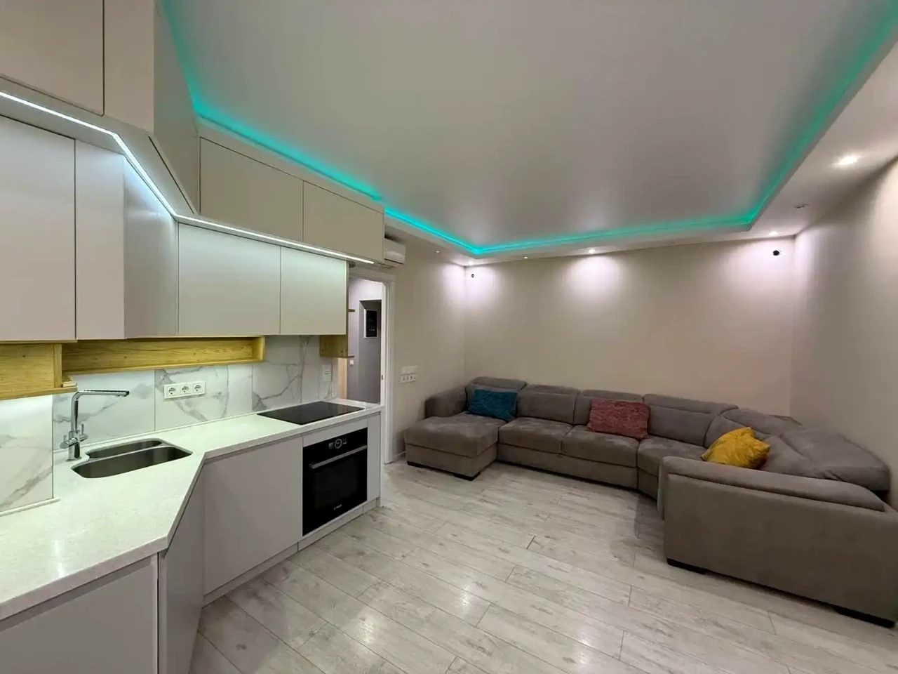 Оренда квартири 3-кімн. 80 м² 11/19 пов.