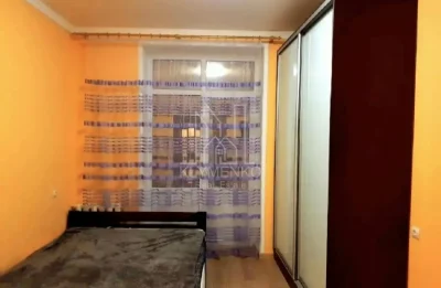 Двостороння 2к сталінка з ремонтом на площі Космонавтів, ГАЗ