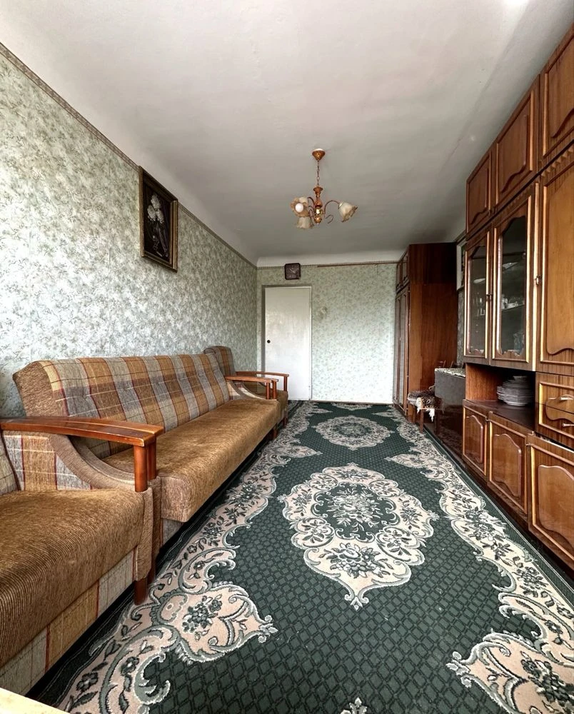For sale 2-bedroom apartment on Str. Stepan Bandery.