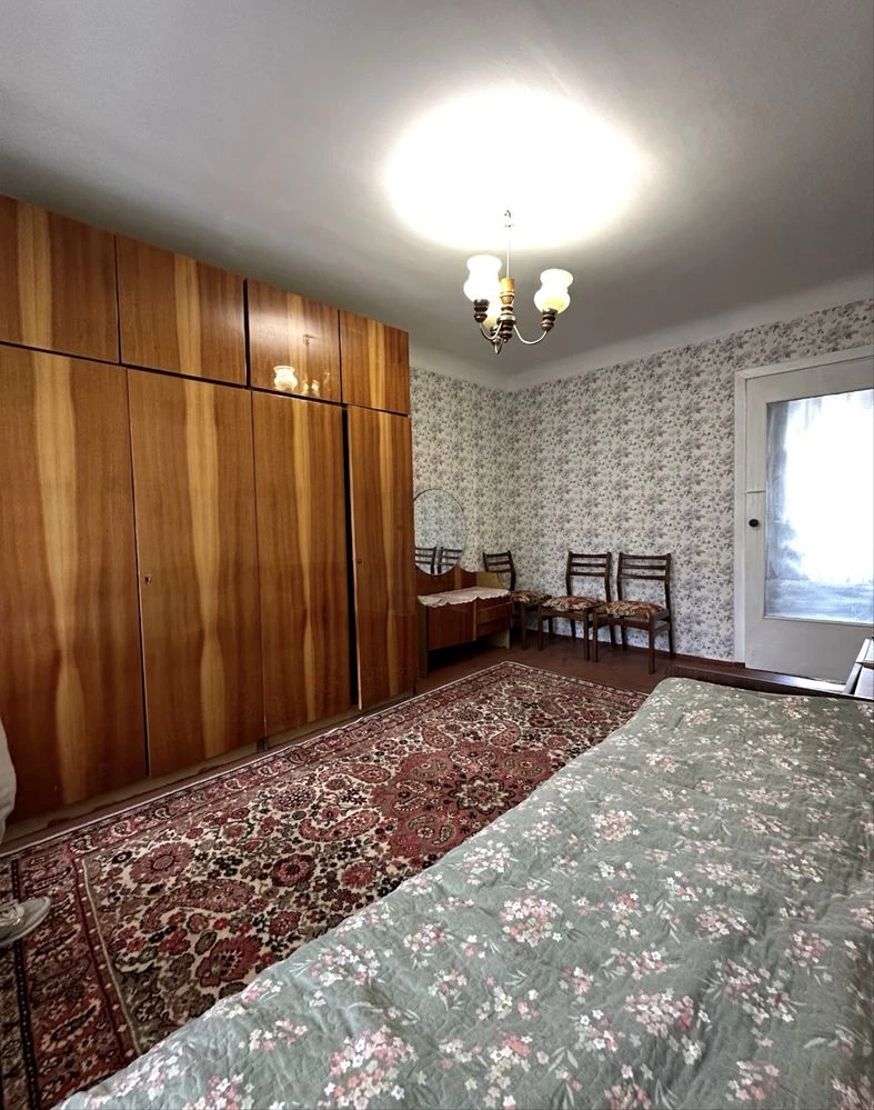 For sale 2-bedroom apartment on Str. Stepan Bandery.