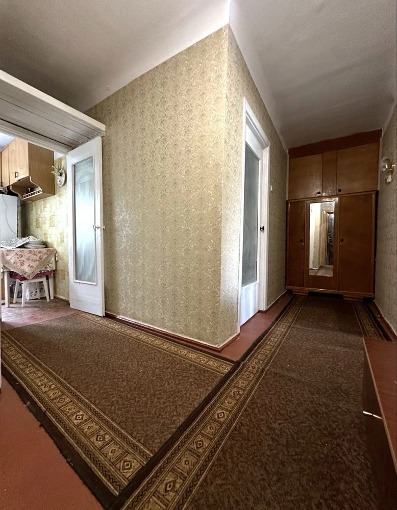 For sale 2-bedroom apartment on Str. Stepan Bandery.