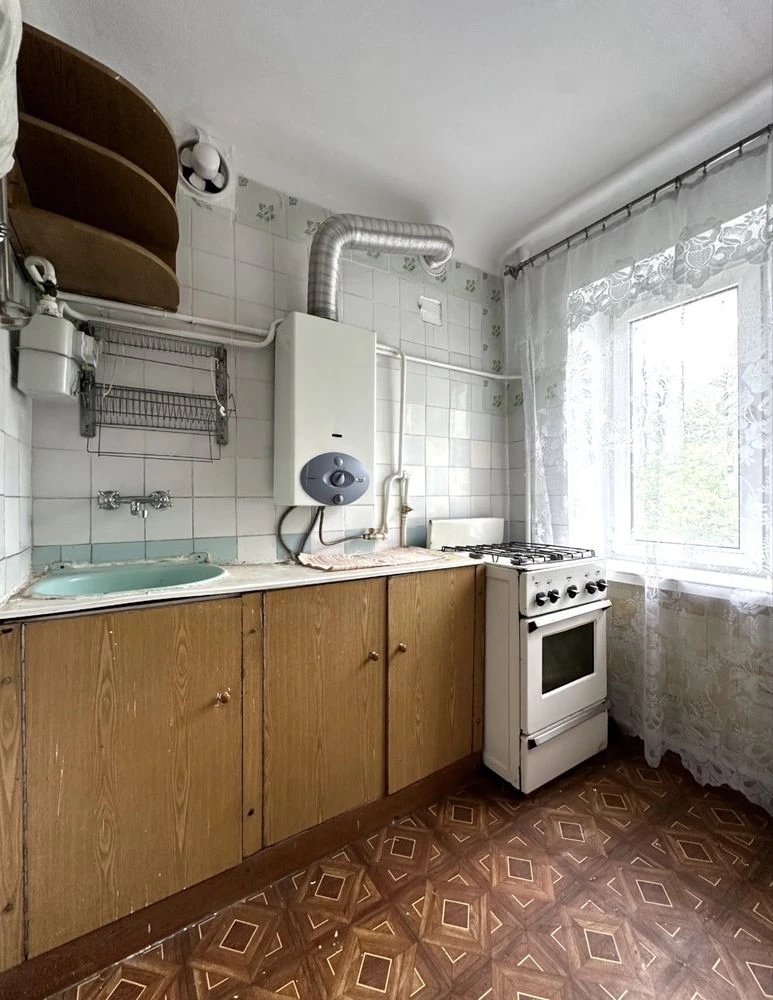 For sale 2-bedroom apartment on Str. Stepan Bandery.