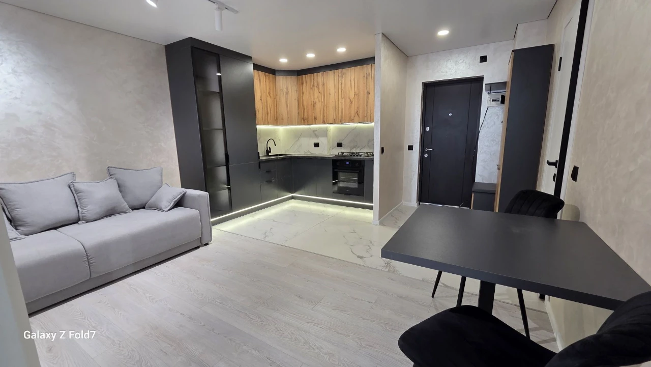 Apartment for sale with renovation Ternopil. There is a dwelling.