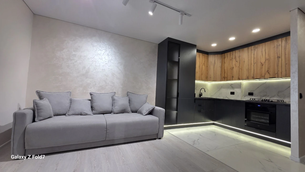 Apartment for sale with renovation Ternopil. There is a dwelling.