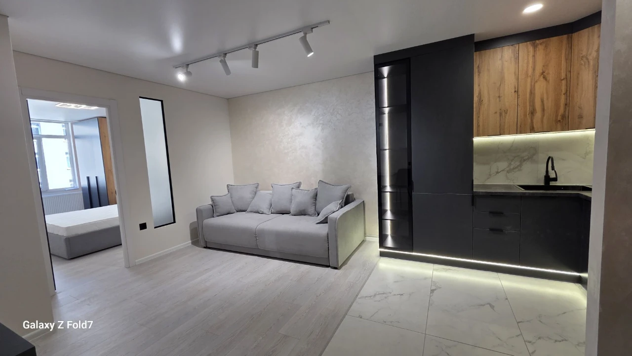 Apartment for sale with renovation Ternopil. There is a dwelling.