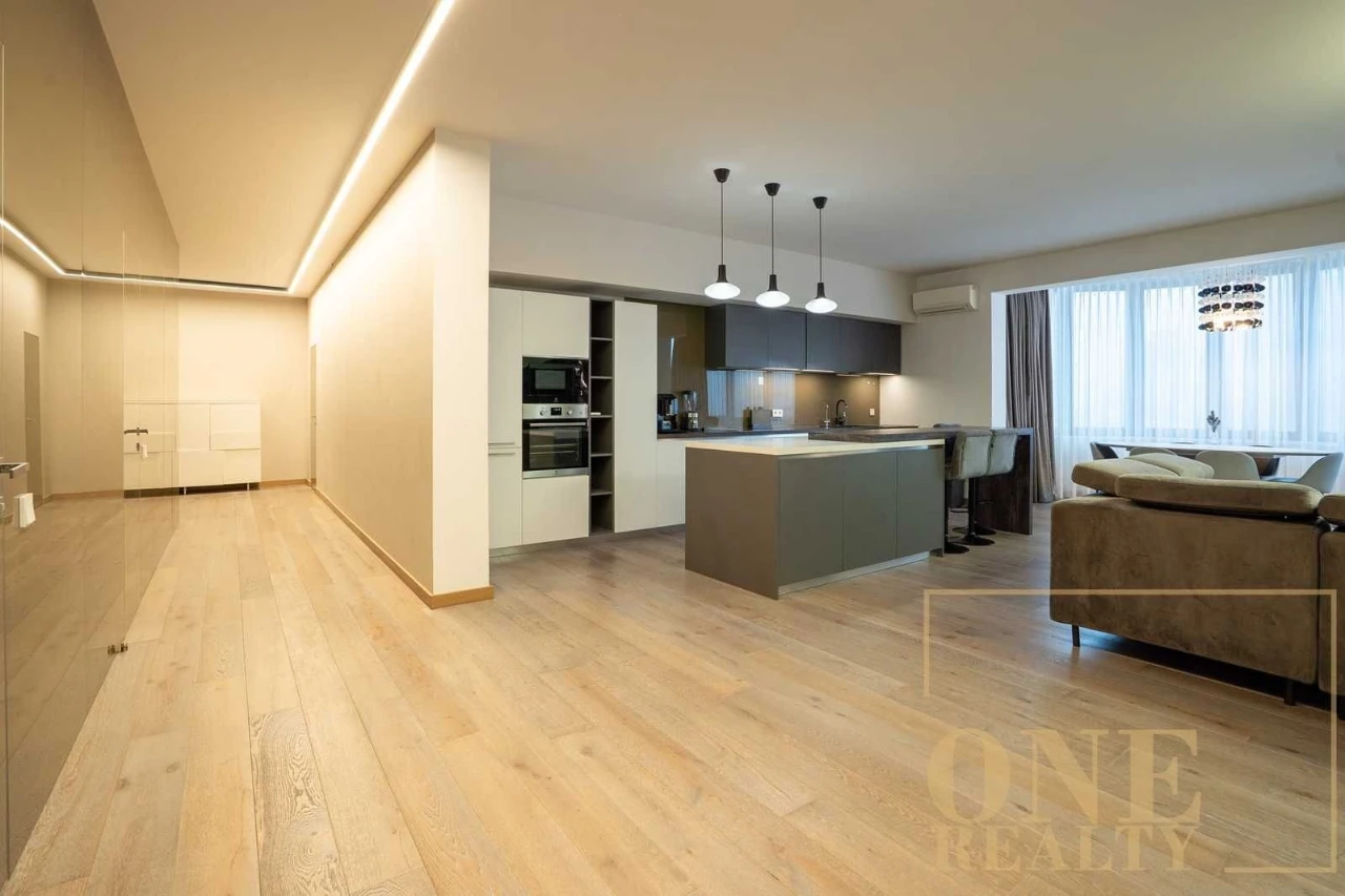 Long-term rental of a 4-bedroom apartment in the City Center of Lypky Building
