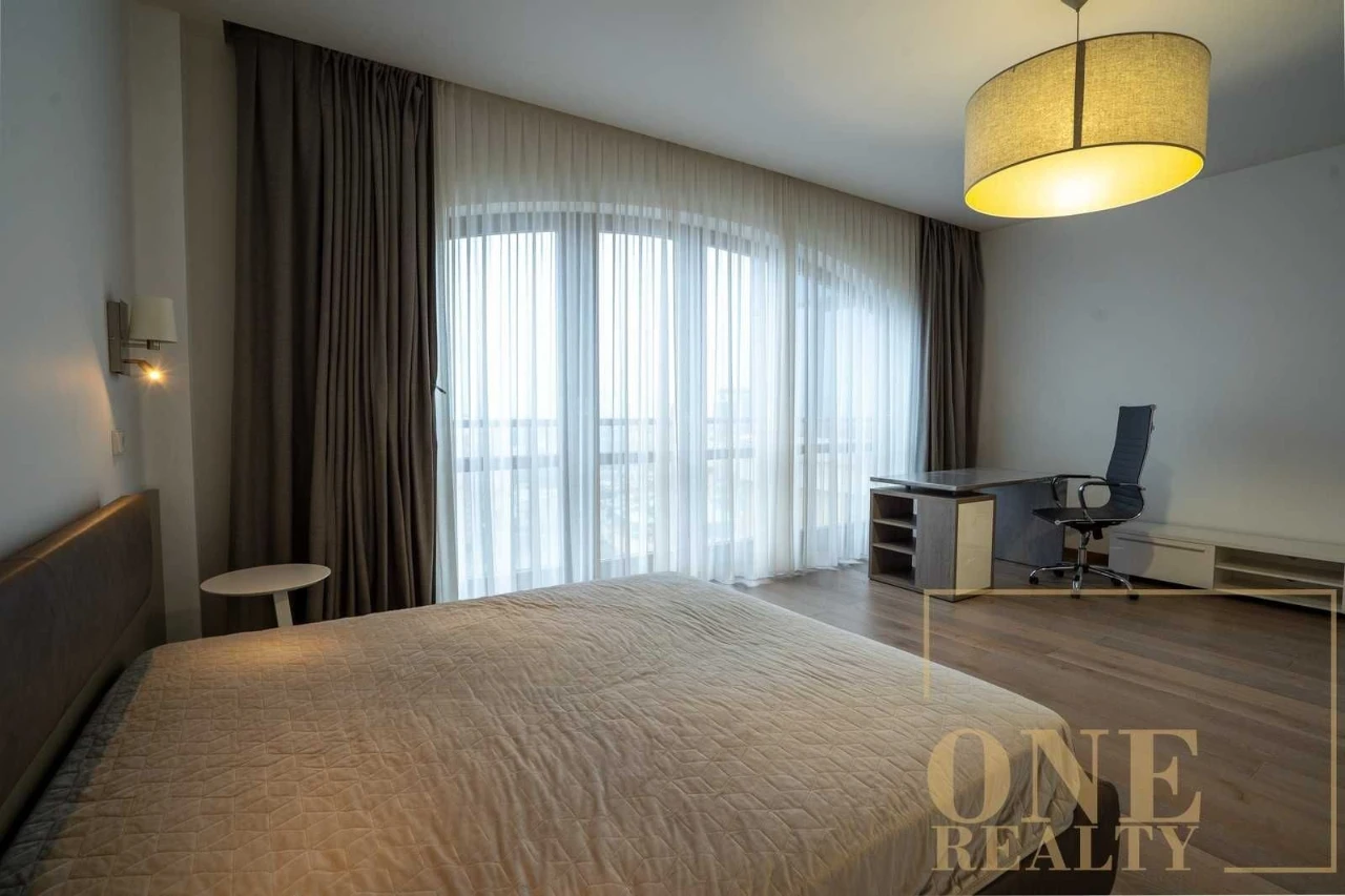 Long-term rental of a 4-bedroom apartment in the City Center of Lypky Building