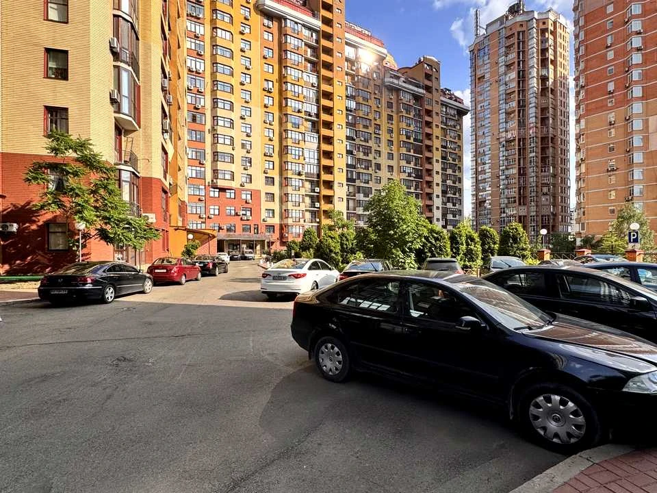 Apartment. Eugene Konovalets st., Kyiv