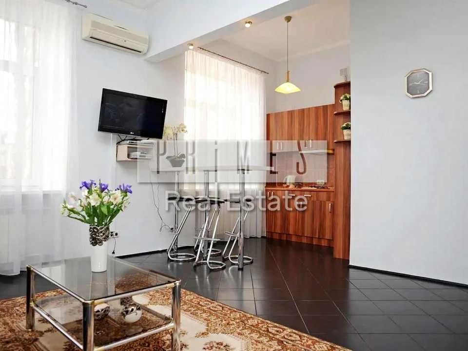 Apartment. Khreshchatyk st., Kyiv