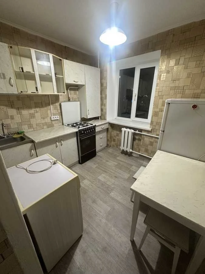 Оренда 1-кімнатної квартири 30 м², Верховної Ради бул., 33/1