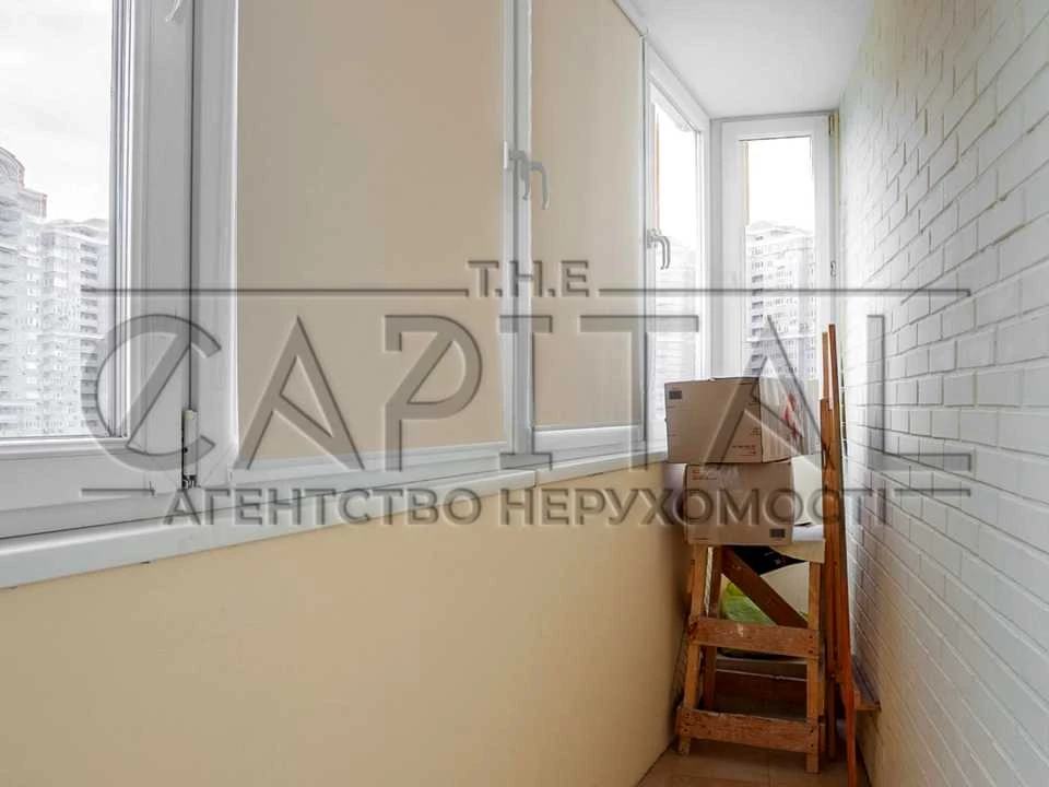 Квартира. Київ, Голосіївська вул.