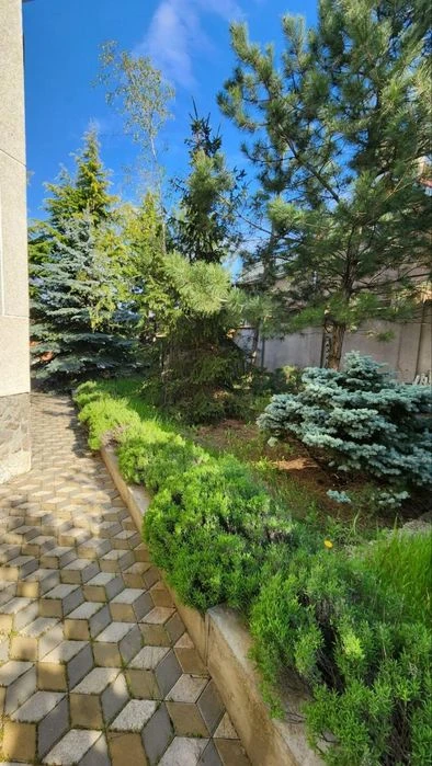 Owner's house for sale on one of the best streets of Sauvignon