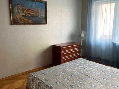 Квартира. Київ, Дегтярівська вул.