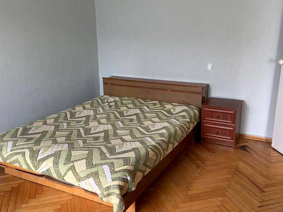 Квартира. Київ, Дегтярівська вул.