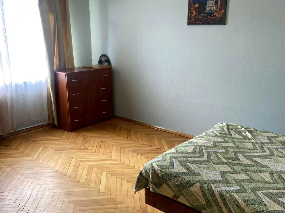 Квартира. Київ, Дегтярівська вул.