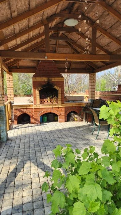 Owner's house for sale on one of the best streets of Sauvignon