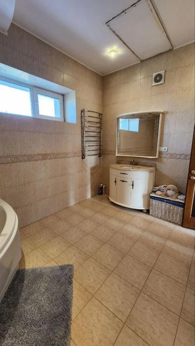 Owner's house for sale on one of the best streets of Sauvignon