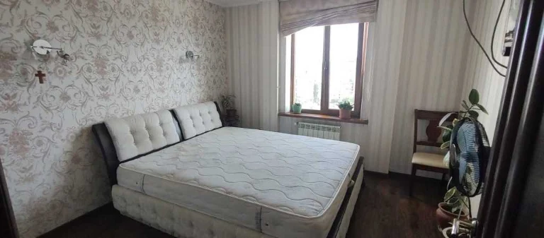 Продам двокімнатну квартиру (55 м²) у Києві, Деснянський рай