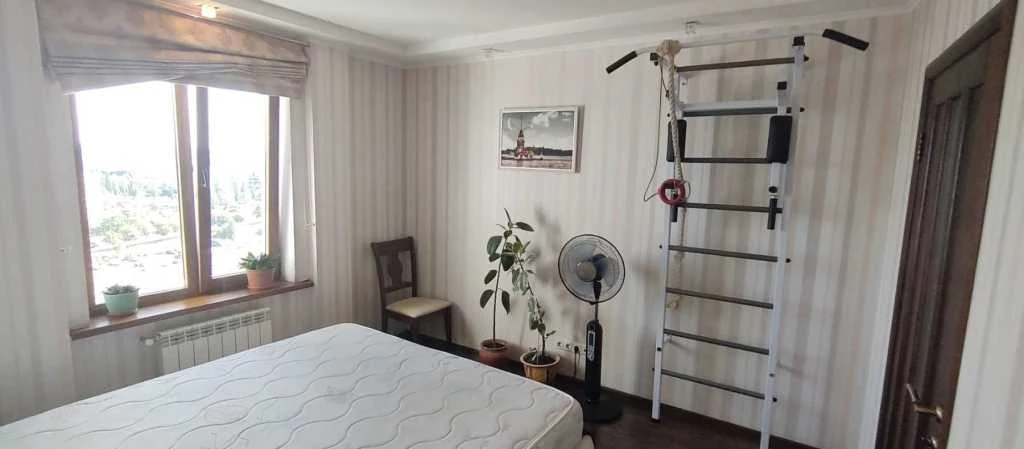 Продам двокімнатну квартиру (55 м²) у Києві, Деснянський рай